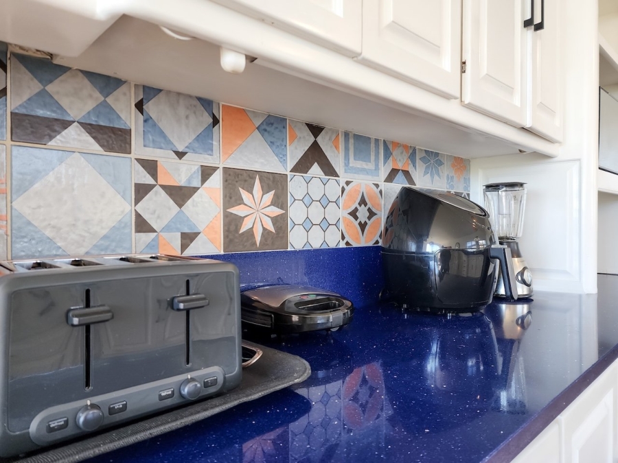 To Let 7 Bedroom Property for Rent in Camps Bay Western Cape